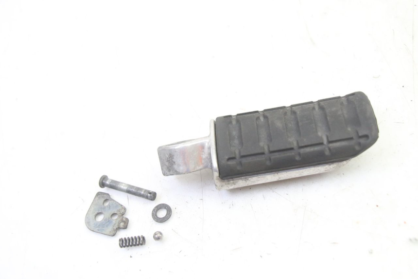 photo de FUSSRASTEN HINTEN RECHT HONDA ST PAN EUROPEAN 1300 (2002 - 2013)
