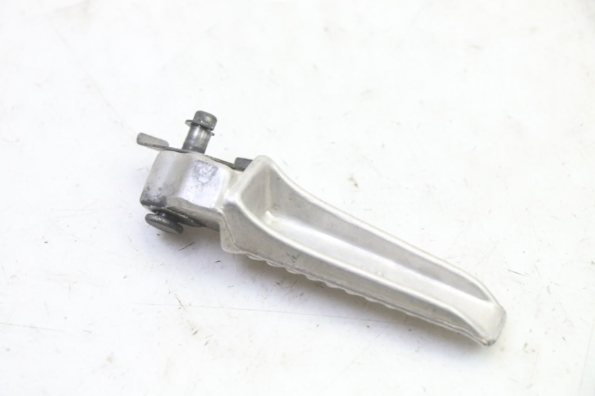 photo de FUSSRASTEN HINTEN RECHT SUZUKI SV S 650 (2003 - 2009)