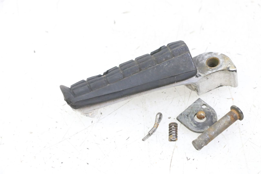 photo de FUSSRASTEN HINTEN RECHT YAMAHA XJN DIVERSION 600 (2000 - 2003)