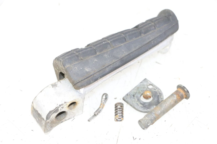 photo de FUSSRASTEN HINTEN RECHT YAMAHA XJN DIVERSION 600 (2000 - 2003)