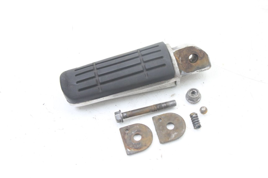 photo de FUSSRASTEN HINTEN RECHT YAMAHA FZS FAZER 600 (2001 - 2003)