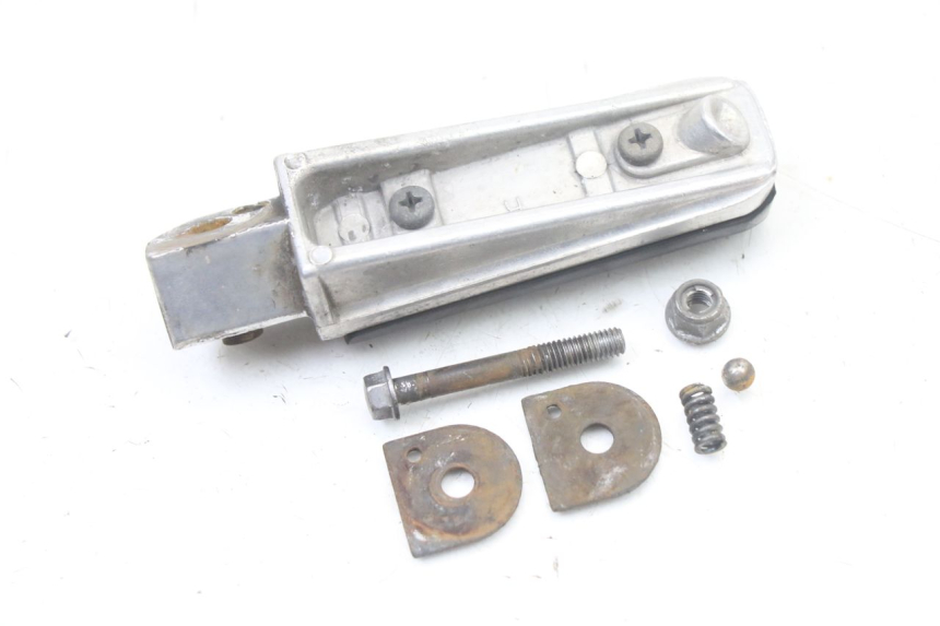 photo de FUSSRASTEN HINTEN RECHT YAMAHA FZS FAZER 600 (2001 - 2003)