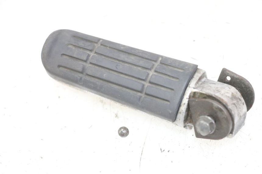 photo de FUSSRASTEN HINTEN RECHT YAMAHA FZS FAZER 600 (2001 - 2003)
