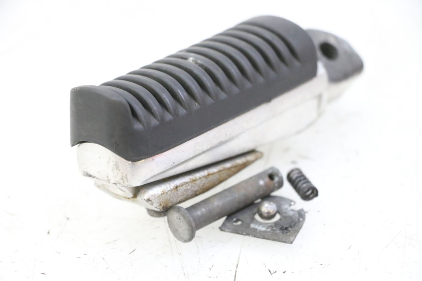 photo de FUSSRASTEN HINTEN RECHT YAMAHA XJ6 ABS 600 (2008 - 2016)