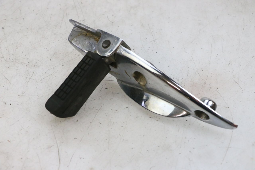 photo de FUSSRASTEN HINTEN RECHT KYMCO ZING 125 (1997 - 2003) - Weitere Ansicht des Artikels