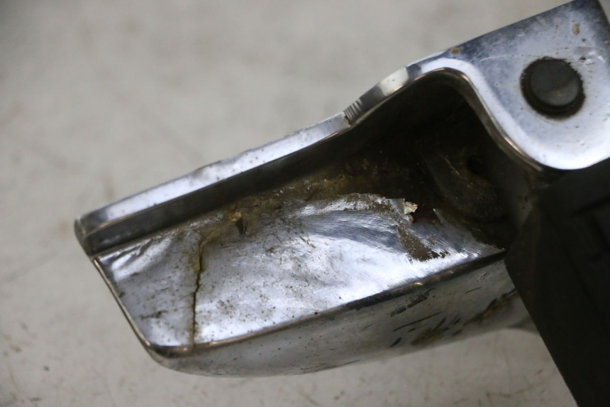 photo de FUSSRASTEN HINTEN RECHT KYMCO ZING 125 (1997 - 2003) - Charakteristische Merkmale