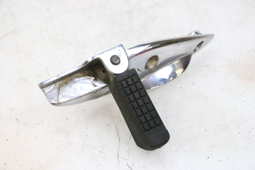 photo de FUSSRASTEN HINTEN RECHT KYMCO ZING 125 (1997 - 2003) - Zoom auf Komponenten