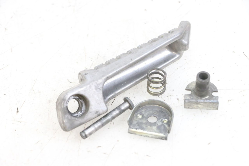 photo de FUSSRASTEN HINTEN RECHT KAWASAKI ZR 7 750 (1999 - 2001) - Zoom auf Gebrauchszustand