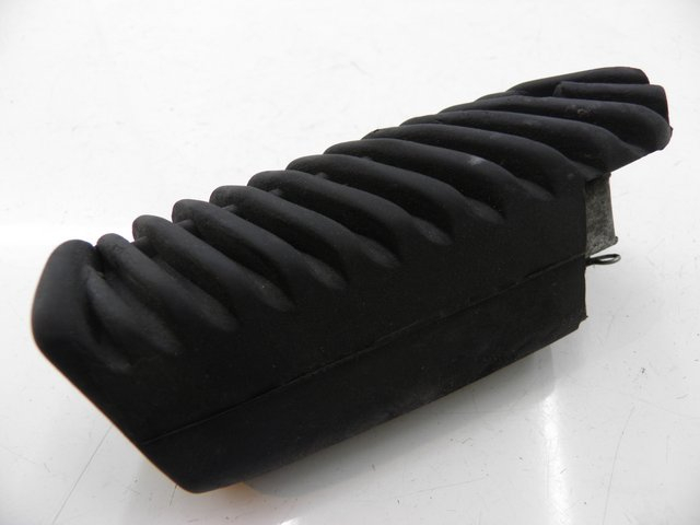 photo de FUSSRASTEN HINTEN LINKS APRILIA LEONARDO ST 250 (2002 - 2005)
