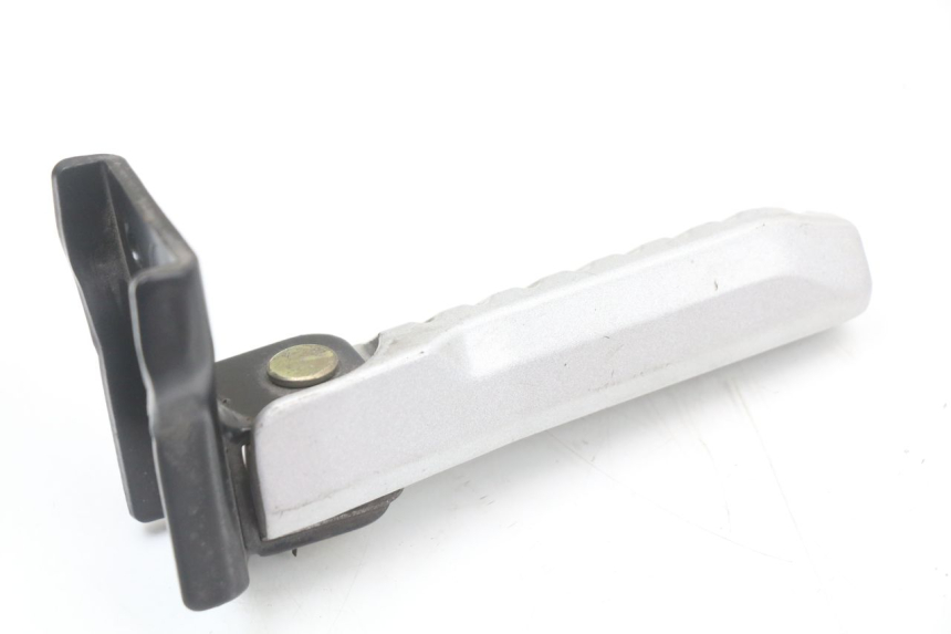 photo de FUSSRASTEN HINTEN LINKS LONGJIA EASY MAX 125 (2020 - 2024)