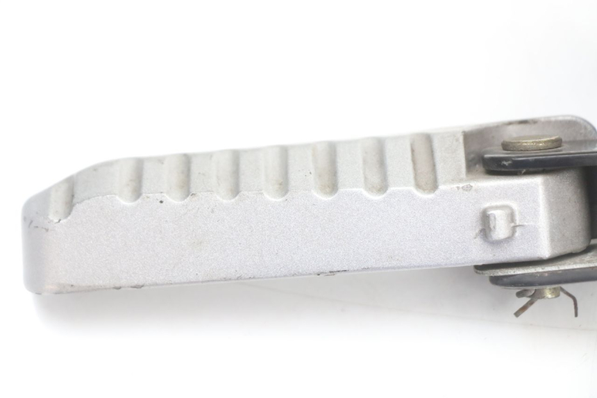 photo de FUSSRASTEN HINTEN LINKS LONGJIA EASY MAX 125 (2020 - 2024)