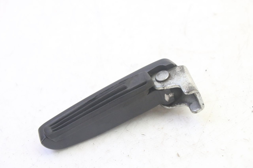 photo de FUSSRASTEN HINTEN LINKS PIAGGIO FLY 4T 50 (2013 - 2017) - Details der Befestigungspunkte