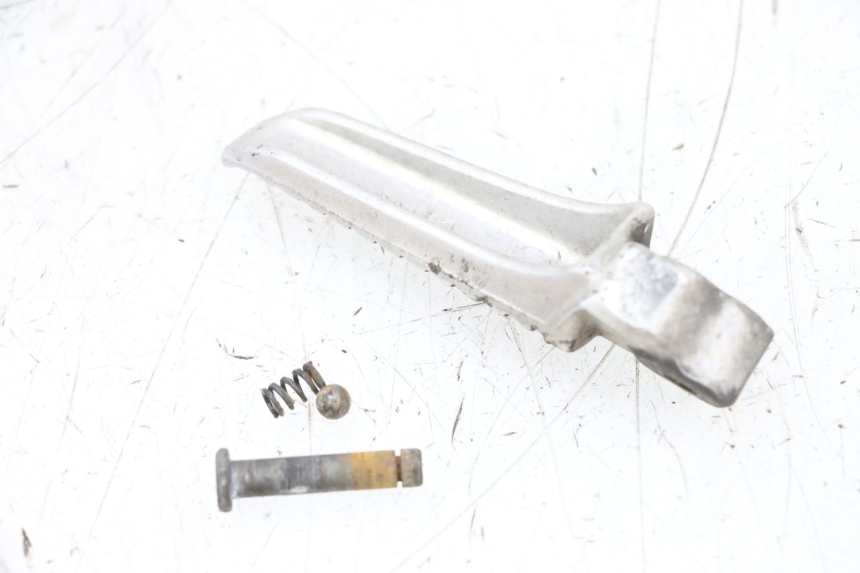 photo de FUSSRASTEN HINTEN LINKS SUZUKI GSXR GSX-R 1000 (2003 - 2004) - Alternative Perspektive