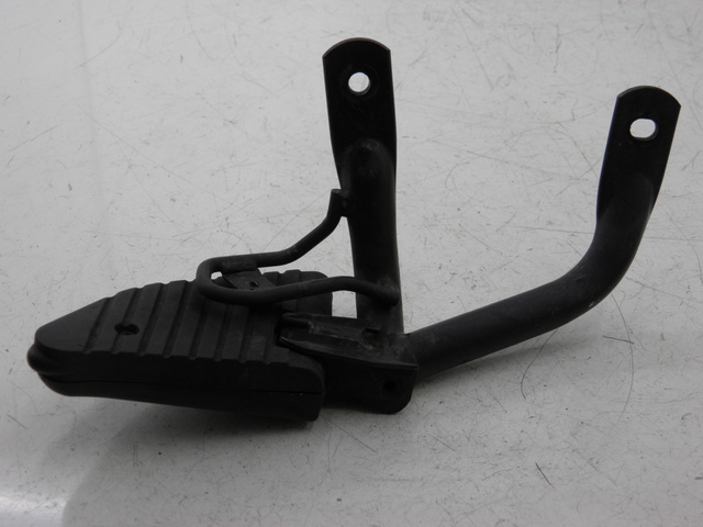 photo de FUSSRASTEN HINTEN LINKS HONDA SH 125 (2003 - 2004)