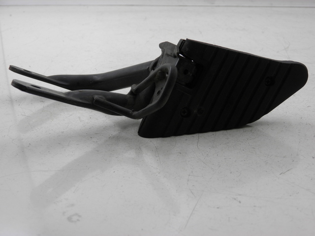 photo de FUSSRASTEN HINTEN LINKS HONDA SH 125 (2003 - 2004)