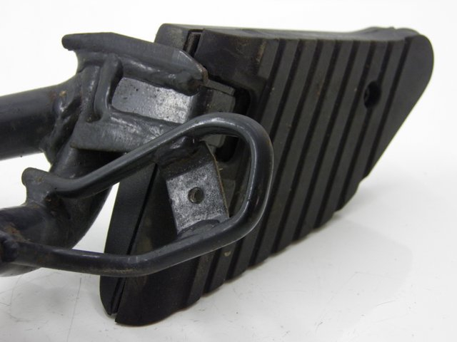 photo de FUSSRASTEN HINTEN LINKS HONDA SH 125 (2001 - 2003)