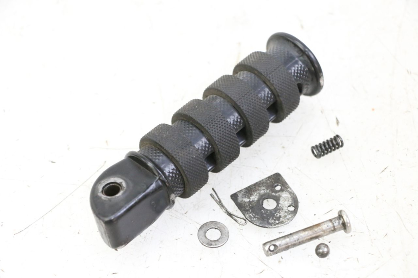 photo de FUSSRASTEN HINTEN LINKS KEEWAY K-LIGHT KLIGHT 125 (2018 - 2025)