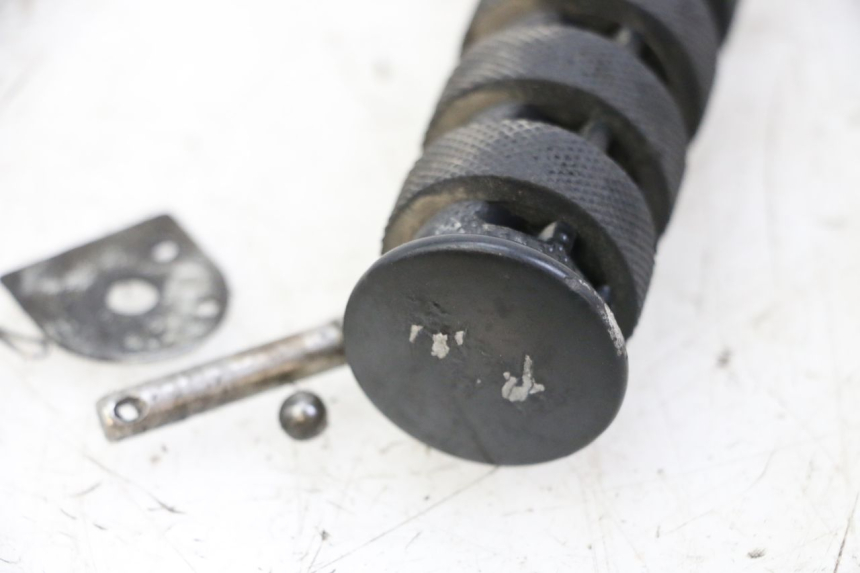 photo de FUSSRASTEN HINTEN LINKS KEEWAY K-LIGHT KLIGHT 125 (2018 - 2025)