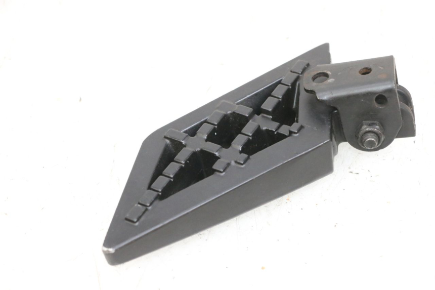 photo de LINKER HINTERER FUßRASTEN PEUGEOT KISBEE 4T 50 (2018 - 2022) - Detailansicht des Bauteils