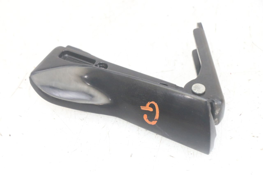 photo de FUSSRASTEN HINTEN LINKS PIAGGIO MP3 HPE 300 (2019 - 2026) - Zoom auf Gebrauchszustand