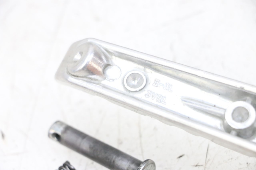 photo de FUSSRASTEN HINTEN LINKS YAMAHA MT-07 MT07 ABS 700 (2018 - 2020) - Zoom auf Gebrauchszustand