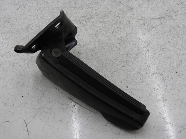 photo de FUSSRASTEN HINTEN LINKS PIAGGIO CARNABY 125 (2007 - 2011)