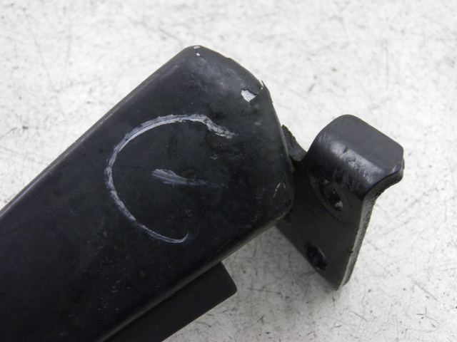 photo de FUSSRASTEN HINTEN LINKS PIAGGIO CARNABY 125 (2007 - 2011)