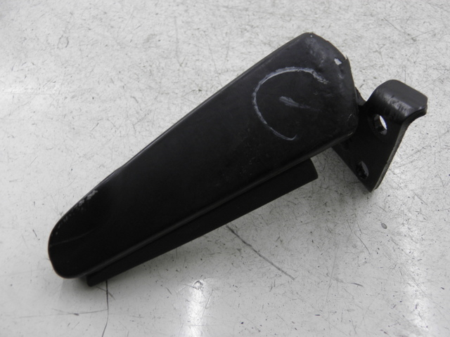 photo de FUSSRASTEN HINTEN LINKS PIAGGIO CARNABY 125 (2007 - 2011)