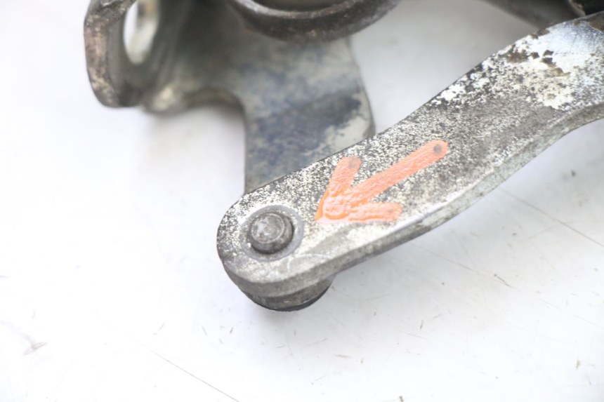 photo de FUSSRASTEN HINTEN LINKS PIAGGIO VESPA GRANTURISMO 125 (2003 - 2007)