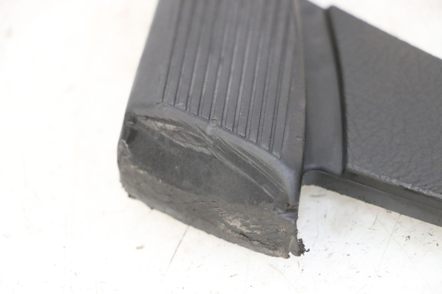 photo de FUSSRASTEN HINTEN LINKS PIAGGIO VESPA S 2T 50 (2007 - 2014)