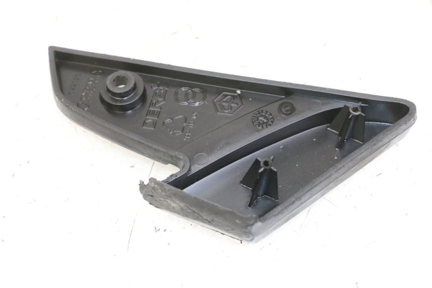 photo de FUSSRASTEN HINTEN LINKS PIAGGIO VESPA S 2T 50 (2007 - 2014)