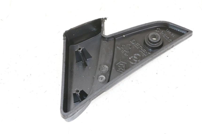 photo de FUSSRASTEN HINTEN LINKS PIAGGIO VESPA S 2T 50 (2007 - 2014)