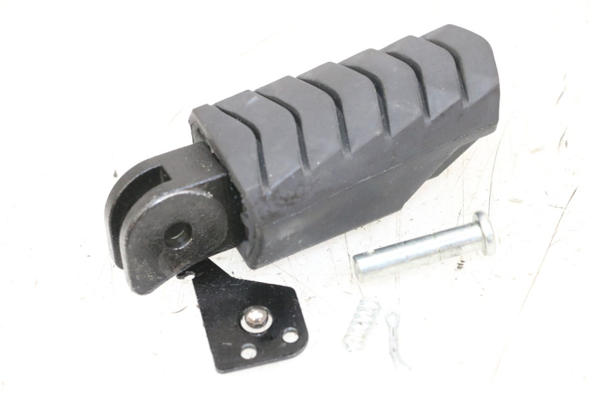 photo de FUSSRASTEN HINTEN LINKS ROYAL ENFIELD SCRAM 411 (2022 - 2024)