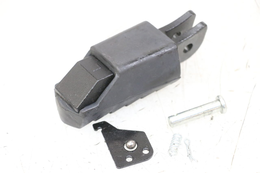 photo de FUSSRASTEN HINTEN LINKS ROYAL ENFIELD SCRAM 411 (2022 - 2024)