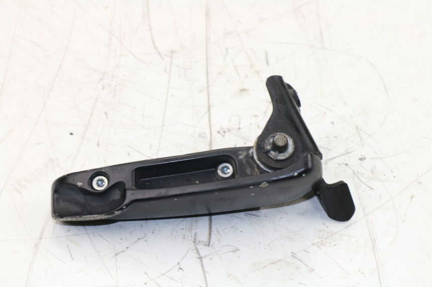 photo de FUSSRASTEN HINTEN LINKS GILERA RUNNER SP 50 (2009 - 2017)