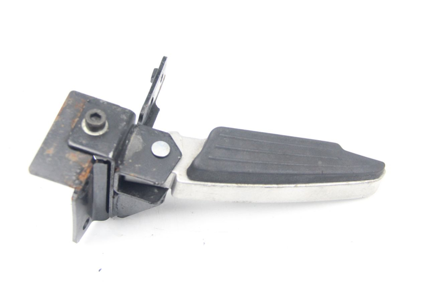 photo de FUSSRASTEN HINTEN LINKS PEUGEOT SATELIS 125 (2013 - 2018)