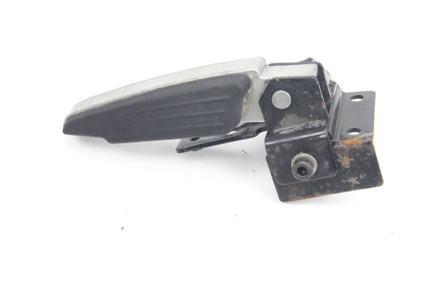 photo de FUSSRASTEN HINTEN LINKS PEUGEOT SATELIS 125 (2013 - 2018)