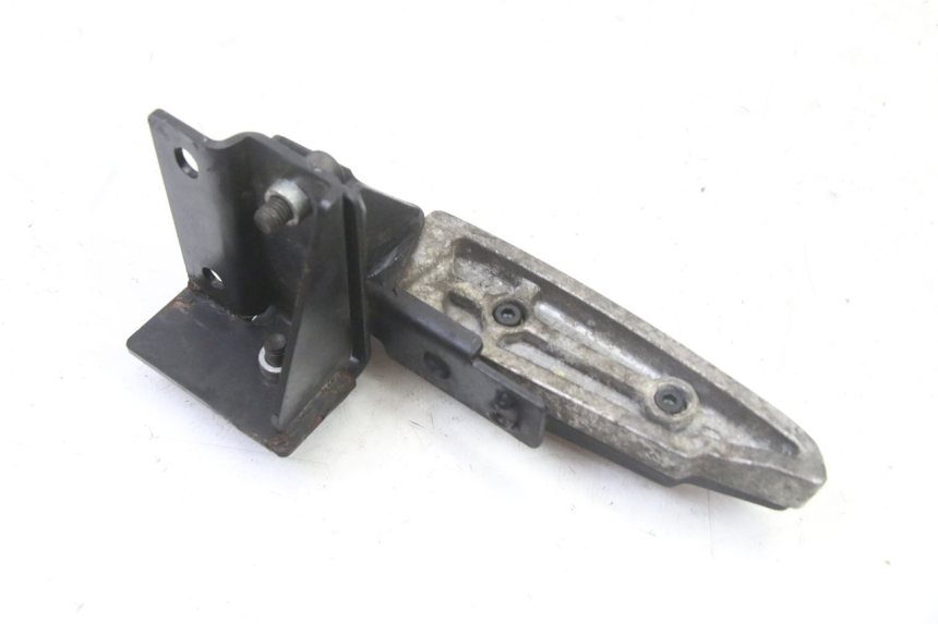 photo de FUSSRASTEN HINTEN LINKS PEUGEOT SATELIS 125 (2013 - 2018)