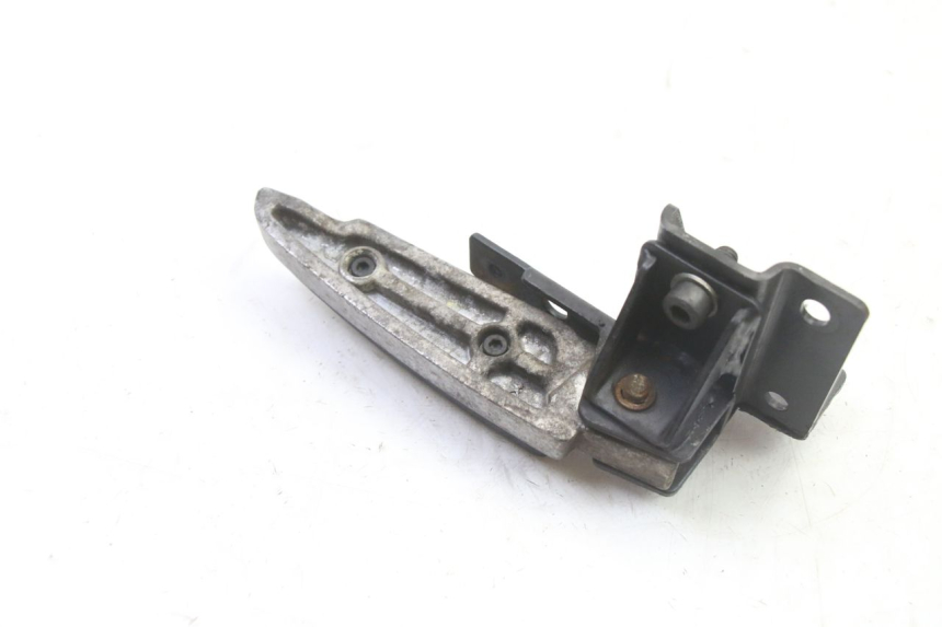photo de FUSSRASTEN HINTEN LINKS PEUGEOT SATELIS 125 (2013 - 2018)