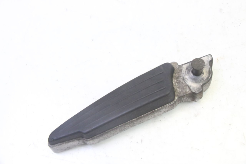 photo de FUSSRASTEN HINTEN LINKS PEUGEOT SATELIS 125 (2013 - 2018)