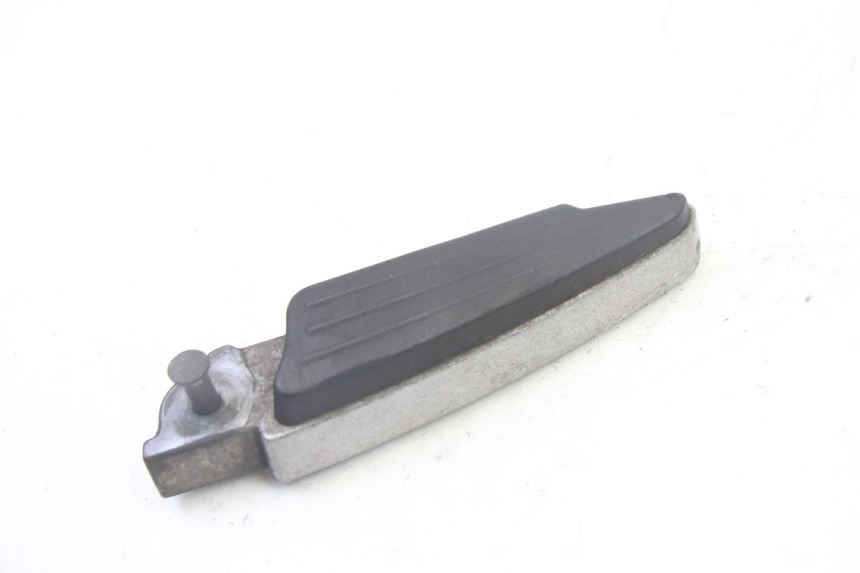 photo de FUSSRASTEN HINTEN LINKS PEUGEOT SATELIS 125 (2013 - 2018)