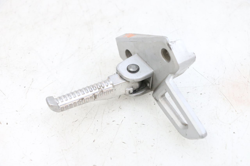 photo de FUSSRASTEN HINTEN LINKS PEUGEOT SPEEDFIGHT 4 4T EFI 50 (2021 - 2025) - Detailansicht des Bauteils