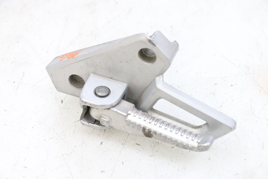 photo de FUSSRASTEN HINTEN LINKS PEUGEOT SPEEDFIGHT 4 4T EFI 50 (2021 - 2025) - Zoom auf Gebrauchszustand