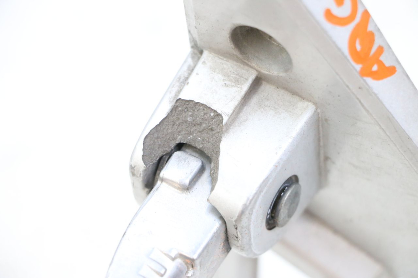 photo de FUSSRASTEN HINTEN LINKS PEUGEOT SPEEDFIGHT 4 4T EFI 50 (2021 - 2025) - Technische Nahaufnahme