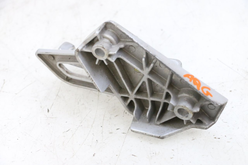 photo de FUSSRASTEN HINTEN LINKS PEUGEOT SPEEDFIGHT 4 4T EFI 50 (2021 - 2025) - Geprüftes Gebrauchtteil