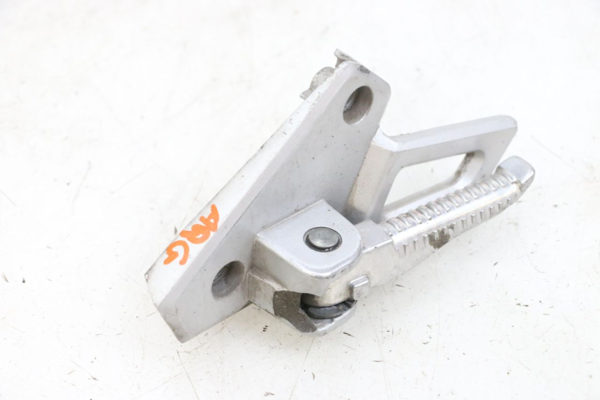 photo de FUSSRASTEN HINTEN LINKS PEUGEOT SPEEDFIGHT 4 4T EFI 50 (2021 - 2025) - Kennzeichnungen und Originalreferenzen