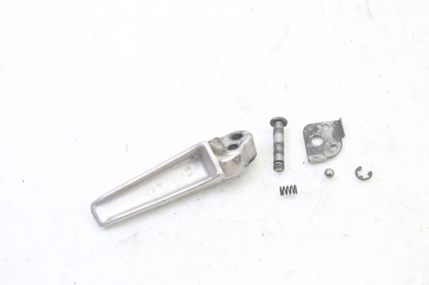 photo de FUSSRASTEN HINTEN LINKS SUZUKI SV S 650 (2003 - 2009)