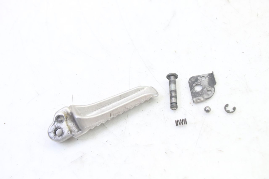 photo de FUSSRASTEN HINTEN LINKS SUZUKI SV S 650 (2003 - 2009)