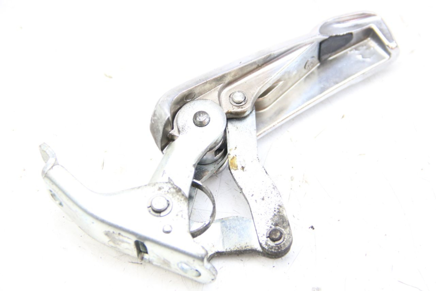 photo de FUSSRASTEN HINTEN LINKS PIAGGIO VESPA GRANTURISMO 125 (2003 - 2007)