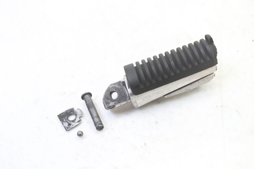 photo de FUSSRASTEN HINTEN LINKS YAMAHA XJ6 ABS 600 (2008 - 2016)